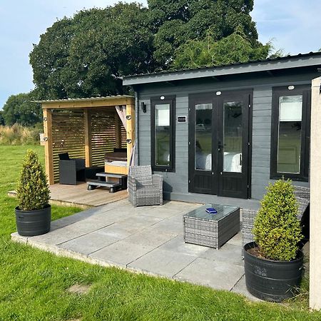 Dolafon Farm Luxury Glamping Cabin With Hot Tub St Asaph Dış mekan fotoğraf
